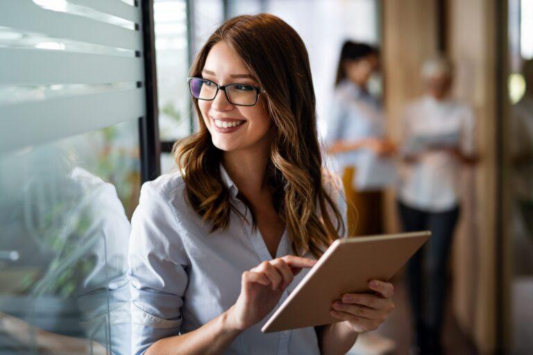 employee with strong communication skills